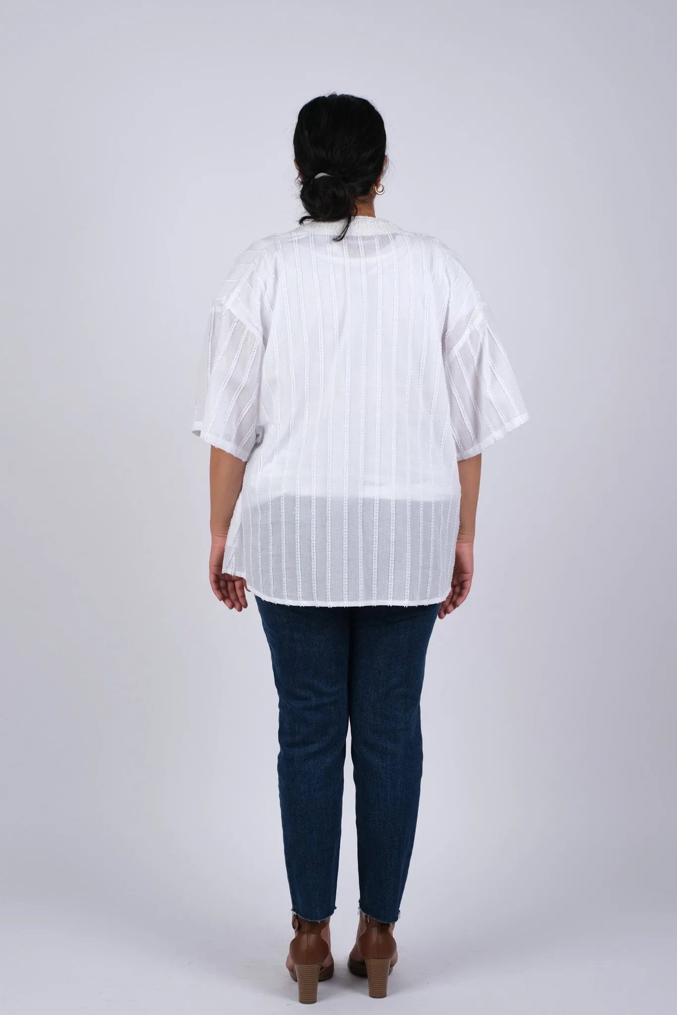 225043 White Chic Classic Cardigan