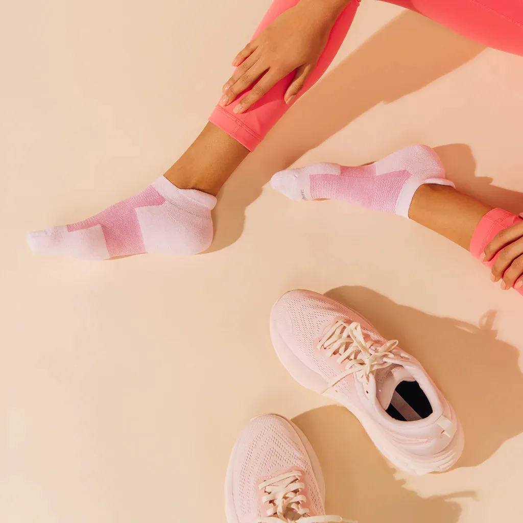 FEETURES HIGH PERFORMANCE ULTRA LIGHT NO SHOW TAB STRAWBERRY MILK